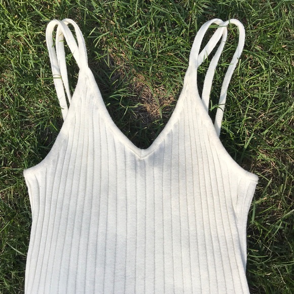 ***SOLD ON DEPOP*** White Ribbed Crop Top - Picture 2 of 8